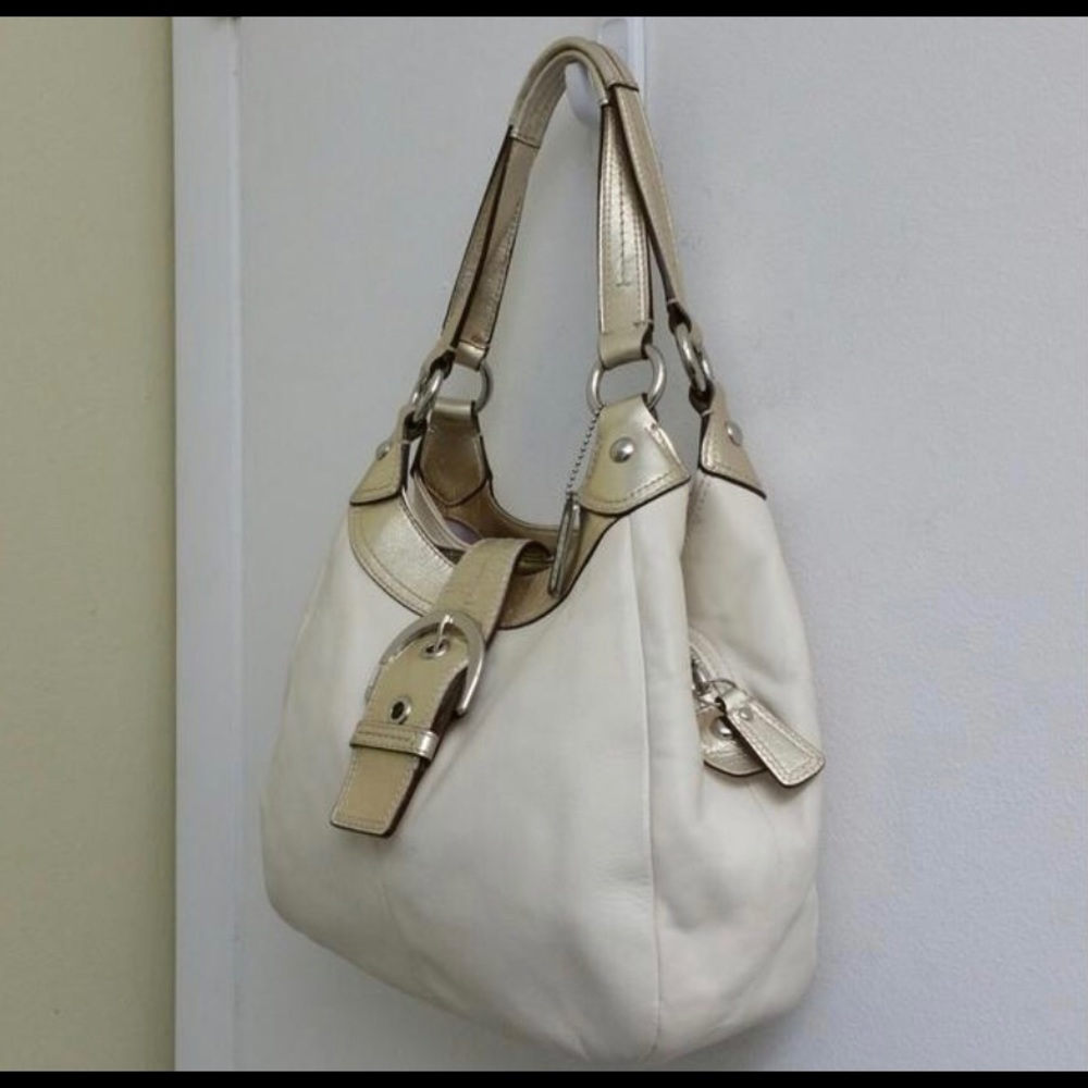 Coach
Soho Lynn Cream Leather Shoulder Bag